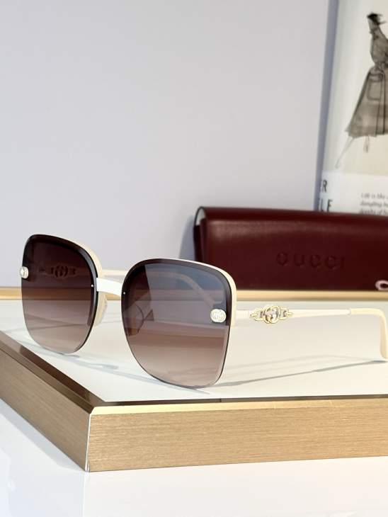 Picture of Gucci Sunglasses _SKUfw79683645fw